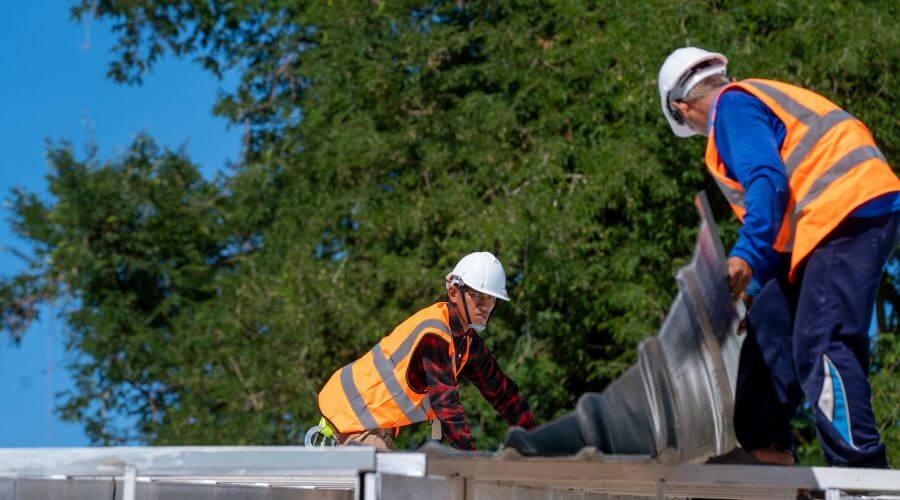 Roof maintenance in Mount Vernon, SD